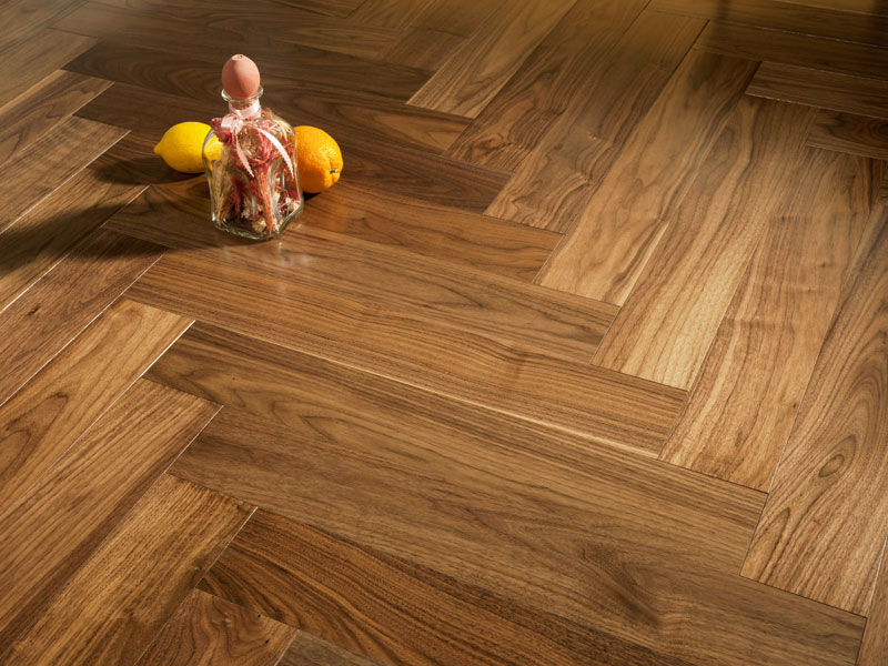 Mách bạn cách đo độ dày lớp sơn sàn gỗ chính xác
